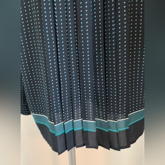 LOFT Semi Sheer Career Summer Blouse Top Lightweight EUC Sz S - Picture 13 of 16